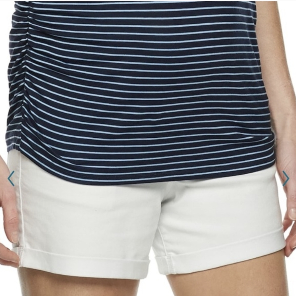 White boyfriend shorts, maternity